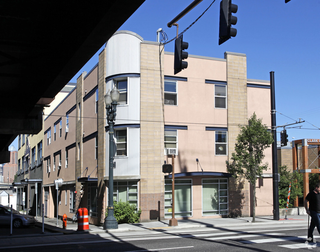 Building Photo - Clark Center