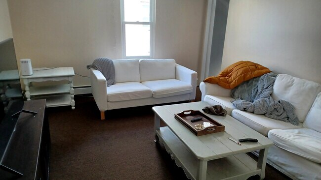 Building Photo - 65 S 17th St