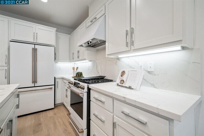 Foto del edificio - 1821 Enclave Pl