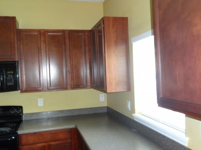 Foto del edificio - 12330 Fairlawn Dr
