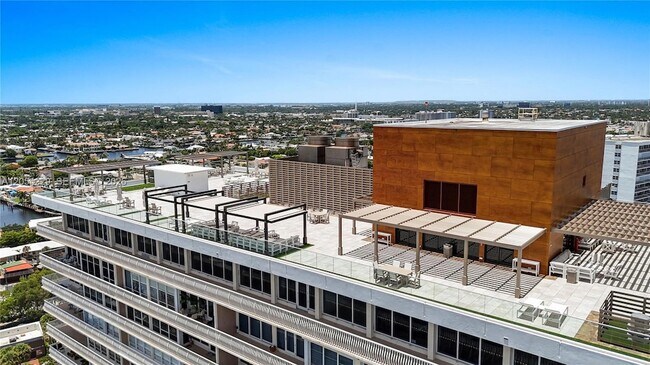 Building Photo - 4020 Galt Ocean Dr
