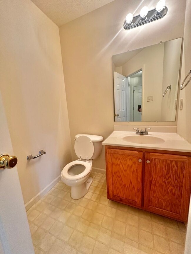 Building Photo - Townhome for Rent in Taylor Springs *****For a limited time, get your first month’s rent at HALF ...