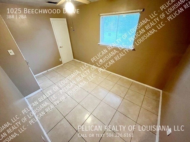 Foto del edificio - 1025 Beechwood Dr