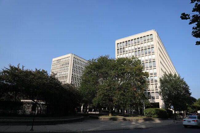 Foto del edificio - 1401 E 55th St