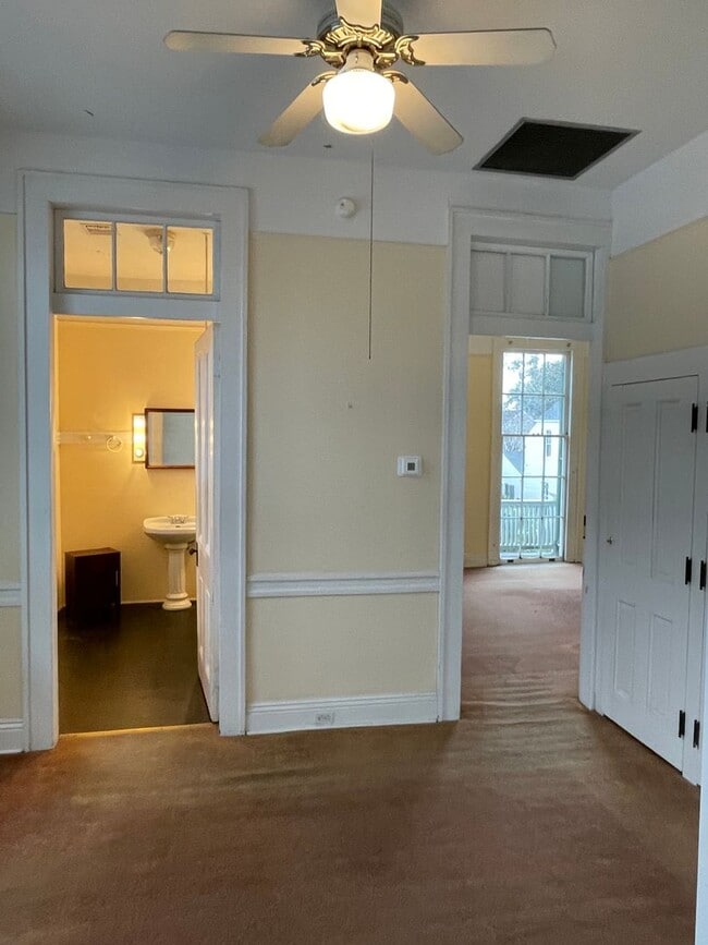 Photo - Spacious 2BD/1BA Uptown Apartment