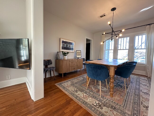 Building Photo - 1054 Rosedale Dr NE