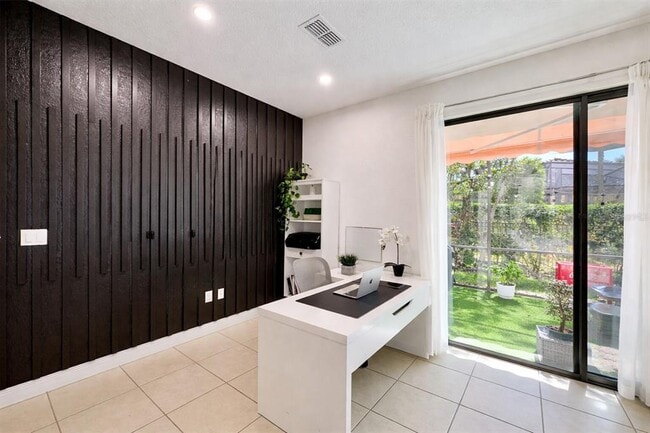 Foto del edificio - 8458 Kelsall Dr