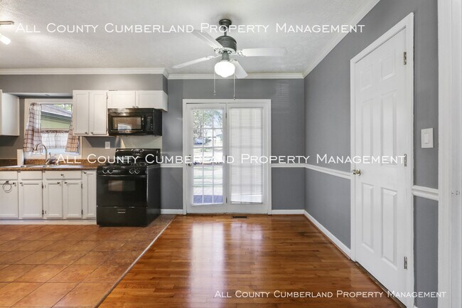 Building Photo - MASSIVE BACKYARD, MABLETON 3B/2BA HOME!!!