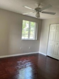 Bedroom - 400 Crestwood Ct N