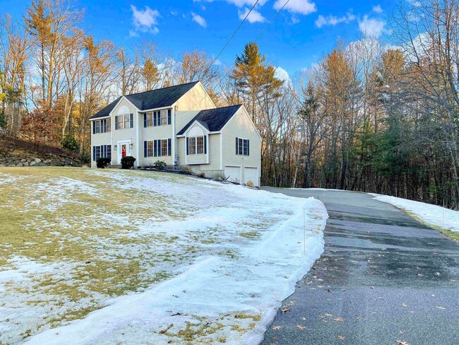 Foto del edificio - Large Suburban Single Family Home