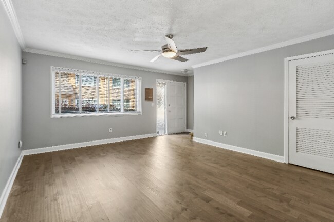 Foto del edificio - 120 Biscayne Dr NW