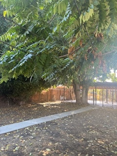 Photo - 632 E 107th St Apartment