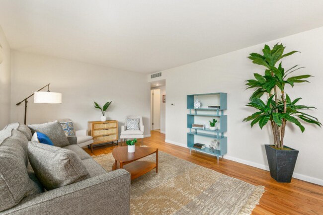 Foto del edificio - 2228 Clearview Ave