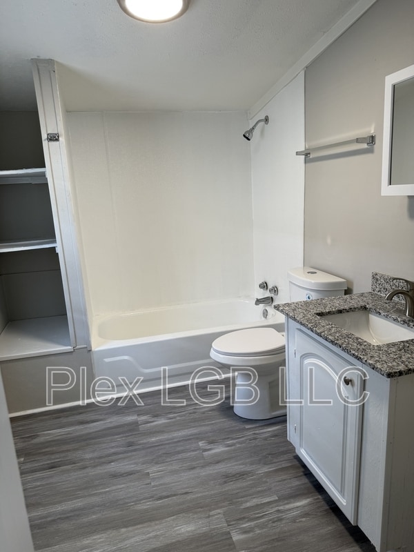 Foto del edificio - 307 Dix St