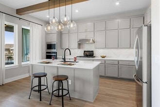 Building Photo - 508 Castillo Bnd