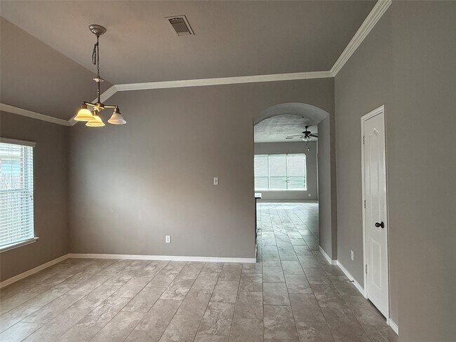 Foto del edificio - 16126 Saxon Hollow Ln
