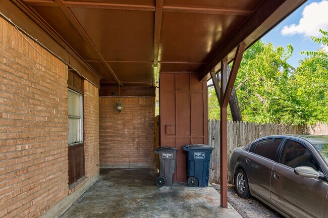 Building Photo - 5300 Wonder Dr