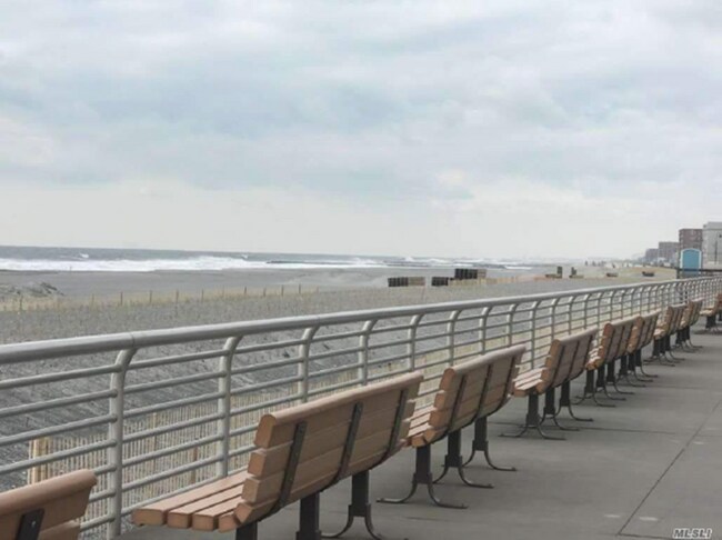 Building Photo - 357 E Olive St