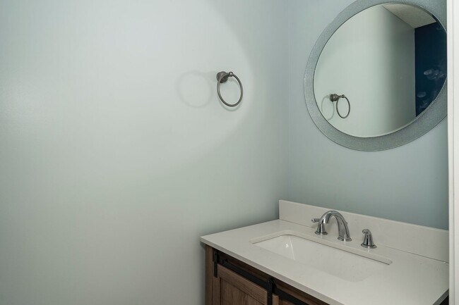 Foto del edificio - Amazing 4 BEDROOM HOME IN CLAYTON!