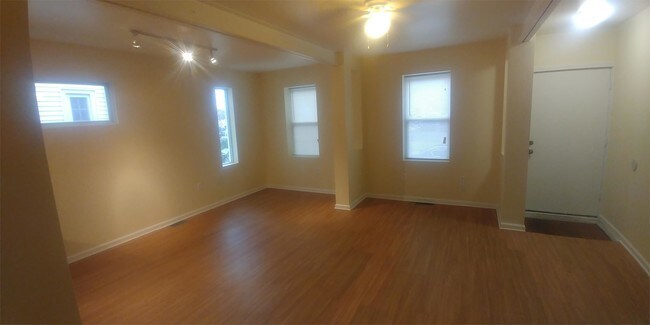 Building Photo - 56 Vernon St