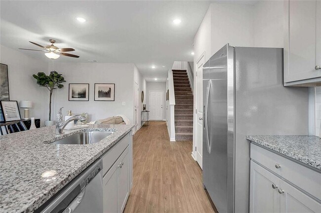 Foto del edificio - 10 American Ave