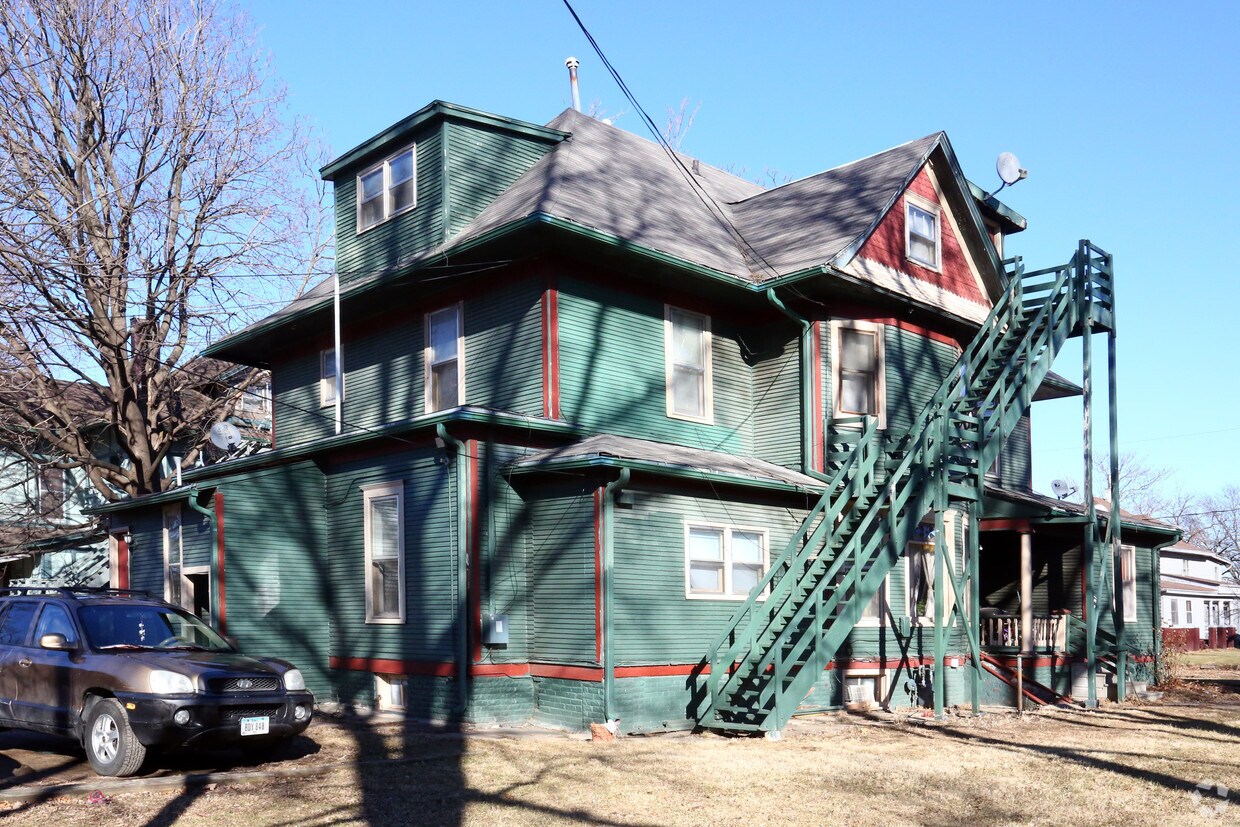 Building Photo - 1058 22nd St