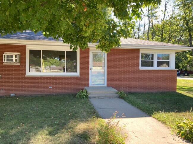 Building Photo - 805 N 3rd St