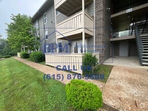 Building Photo - 706 Ashlawn Pl
