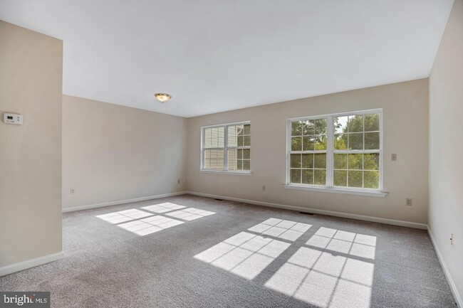 Building Photo - 8549 E Street Unit