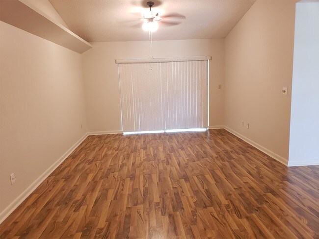 Foto del edificio - 4726 Sheffield Rd