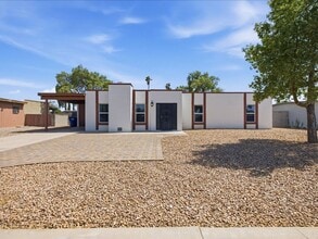 Building Photo - 7530 E Stella Rd