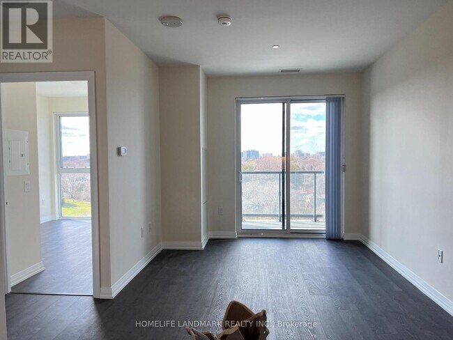 Photo du bâtiment - 50 Thomas Riley Rd