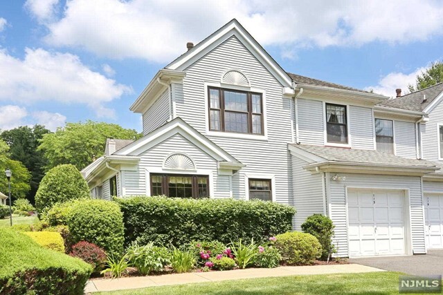 Primary Photo - 115 Swiatek Ct