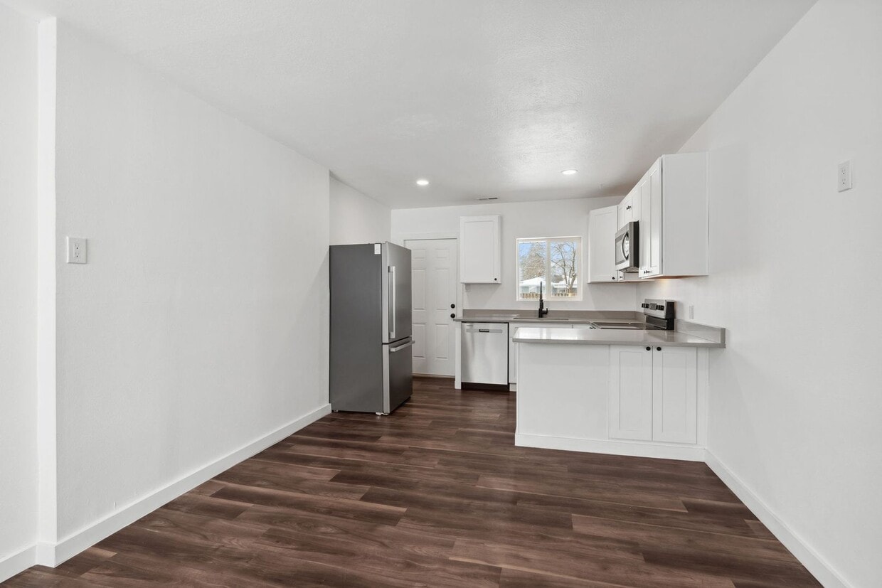 Primary Photo - Newly Remodeled West Valley 2 Bed Duplex -...