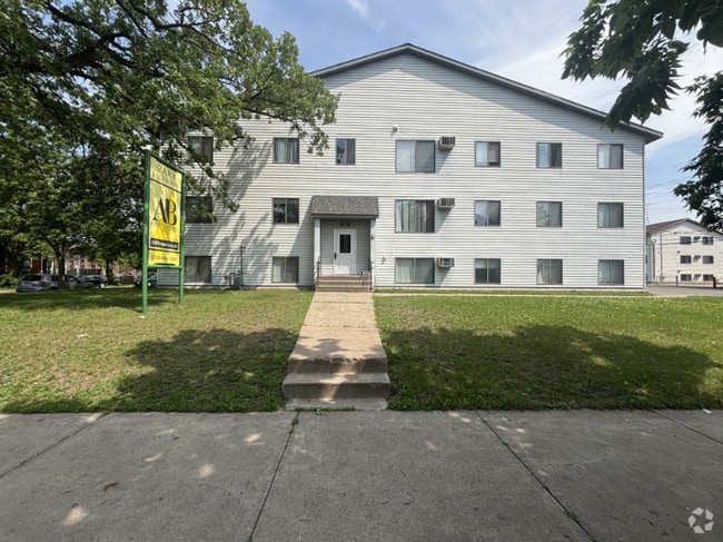 Building Photo - 575 7th St S