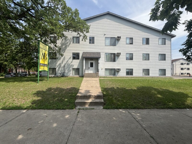 Primary Photo - 575 7th St S