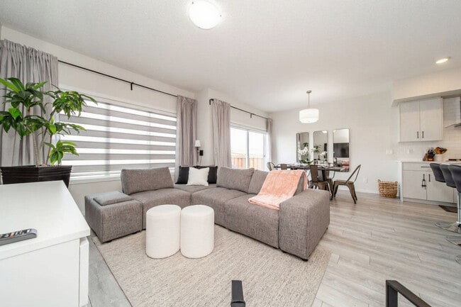 Photo du bâtiment - 20548-20100 100 Ave NW