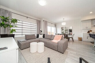 Building Photo - 20548-20100 100 Ave NW