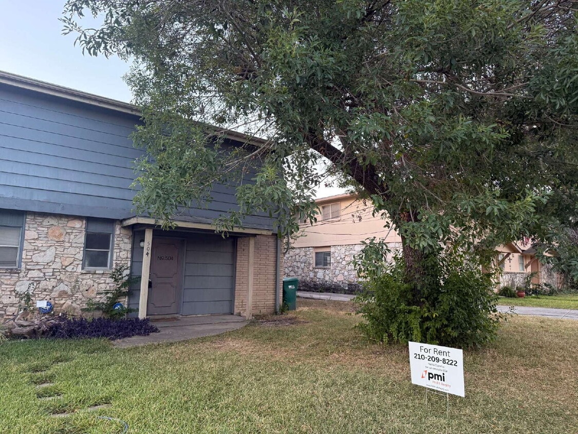 Foto principal - 504 W Byrd Blvd