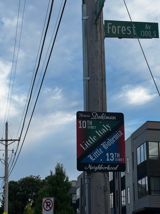 Photo - Forest Avenue Apartment