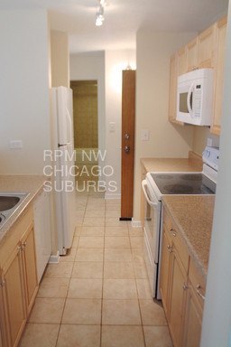 Building Photo - 5600 Astor Ln