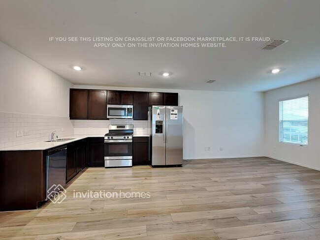 Foto del edificio - 3202 Crestone Dr