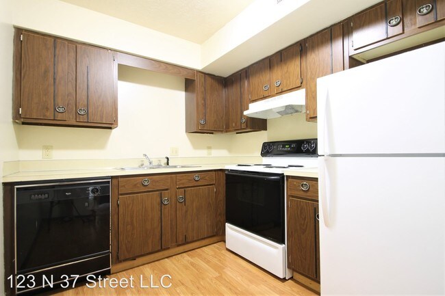 Foto del edificio - 8452 Monroe St