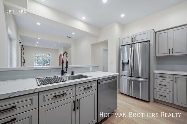Building Photo - 916 Hilldale Ave West Hollywood, CA 90069