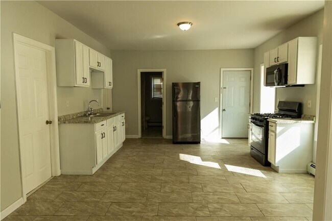 Foto del edificio - 287 Manton Ave