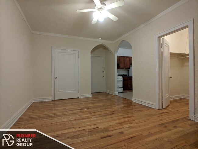 Foto del edificio - 4827 N Damen Ave