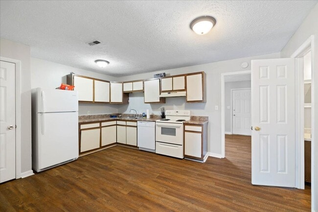 Building Photo - 152 Clover Valley Cir