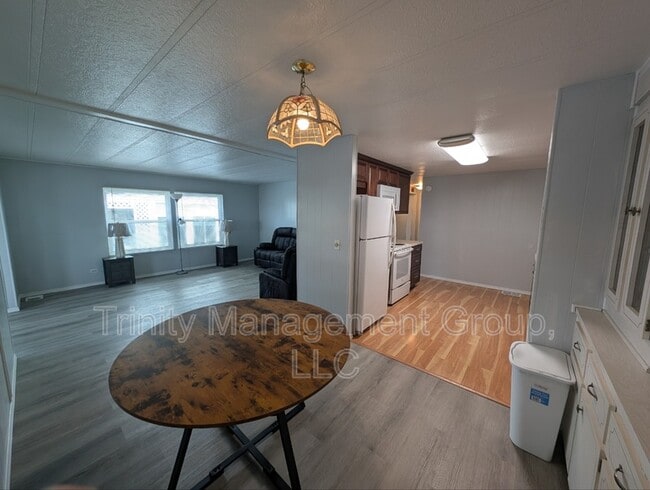 Building Photo - 207 Dolphin Dr N