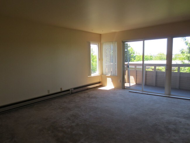 Building Photo - Apartment in Northgate