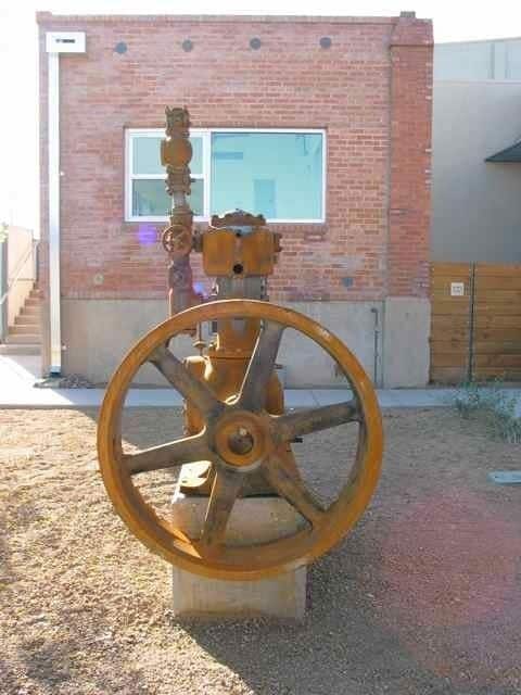 Foto del edificio - 1001 E 17th St